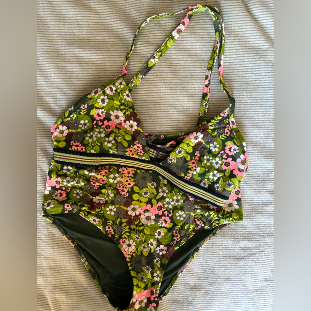 Floral Aerie swim 2 piece